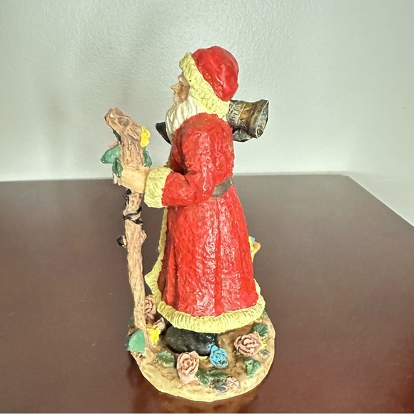 Vintage Resin Santa Figurine with Roses & Wooden Walking Stick - Picture 6 of 10